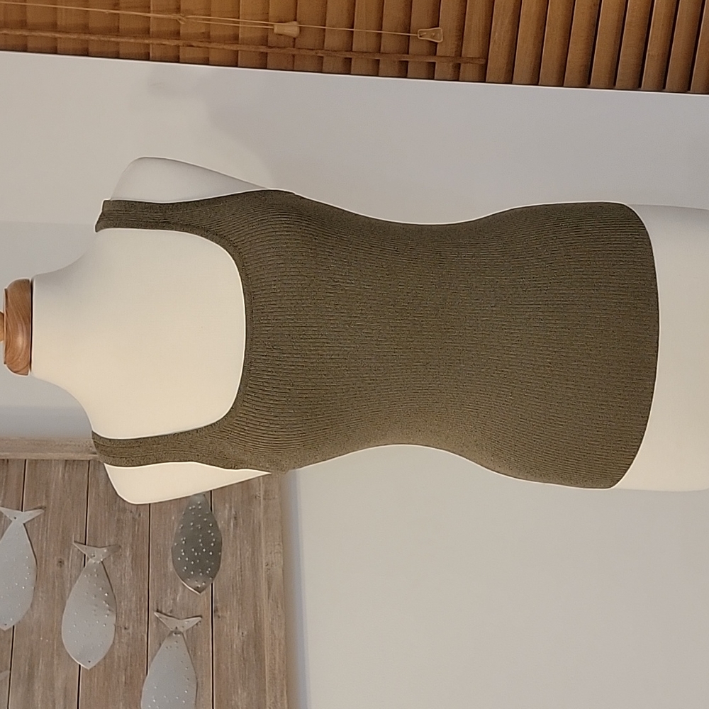 NWOT CONTEXT Olive Green Sleeveless Ribbed Sweater Tank Size: M